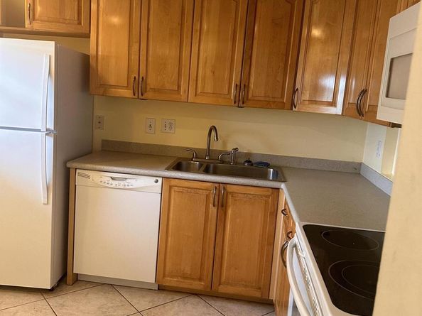 3090 Holiday Springs Boulevard 310, Margate FL 33063