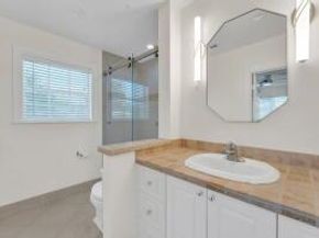 2070 NE 27th Street, Lighthouse Point FL 33064