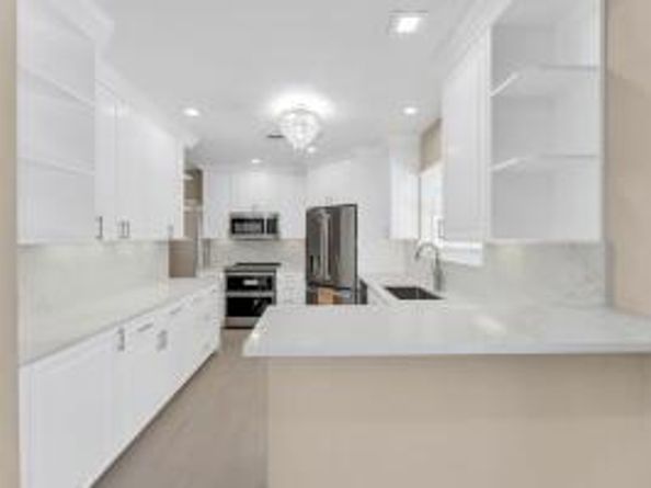 2070 NE 27th Street, Lighthouse Point FL 33064