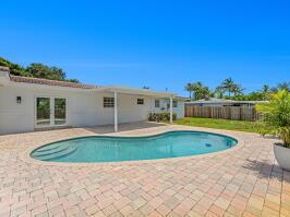2070 NE 27th Street, Lighthouse Point FL 33064