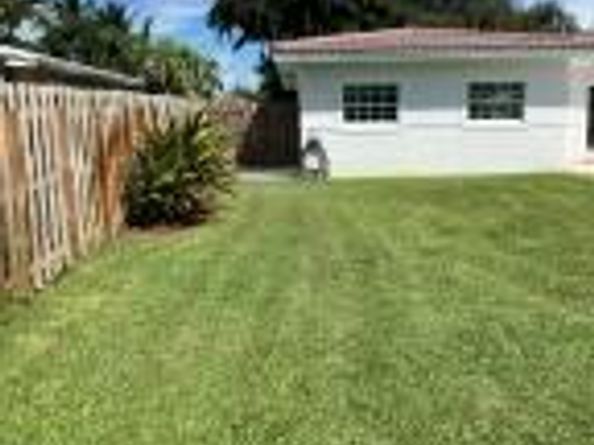 2070 NE 27th Street, Lighthouse Point FL 33064