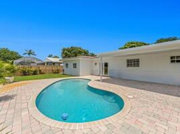 2070 NE 27th Street, Lighthouse Point FL 33064