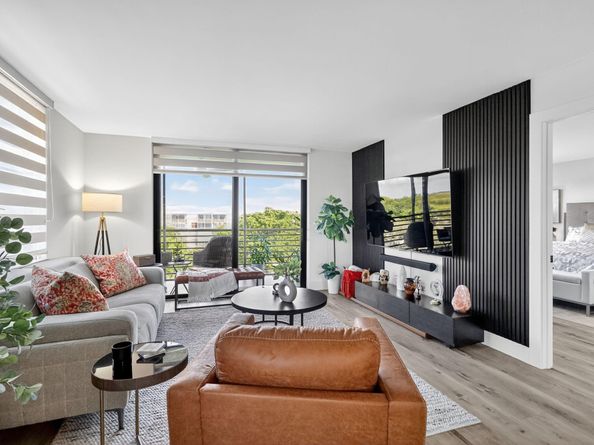 1000 Colony Point Cir 501, Pembroke Pines FL 33026