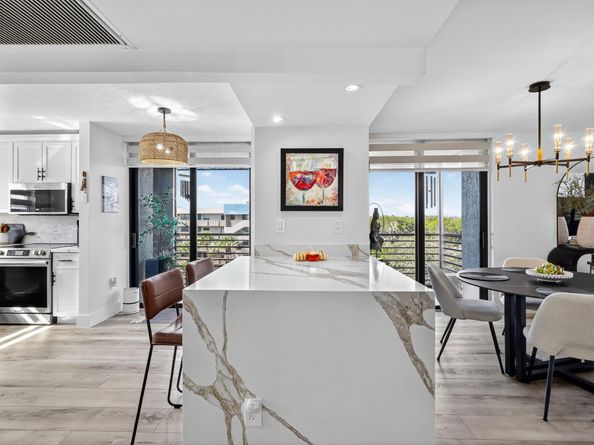 1000 Colony Point Cir 501, Pembroke Pines FL 33026