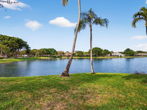 315 Deer Creek Lakeside Way 315, Deerfield Beach FL 33442