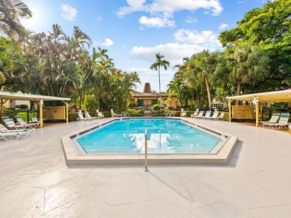 5151 W Oakland Park Blvd 309, Lauderdale Lakes FL 33313