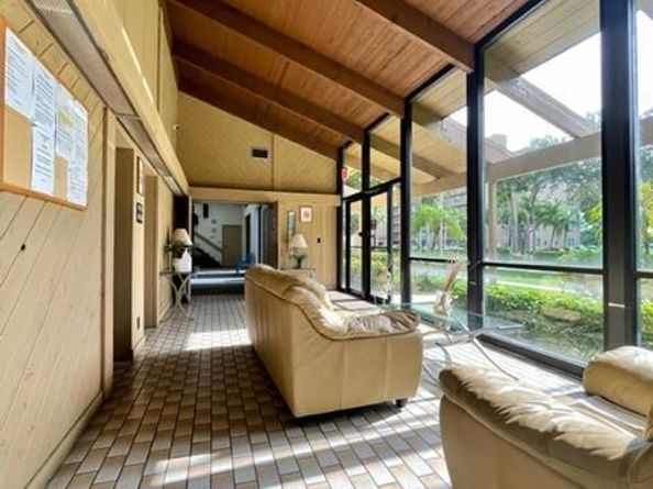 4570 NW 18th Avenue 609, Deerfield Beach FL 33064