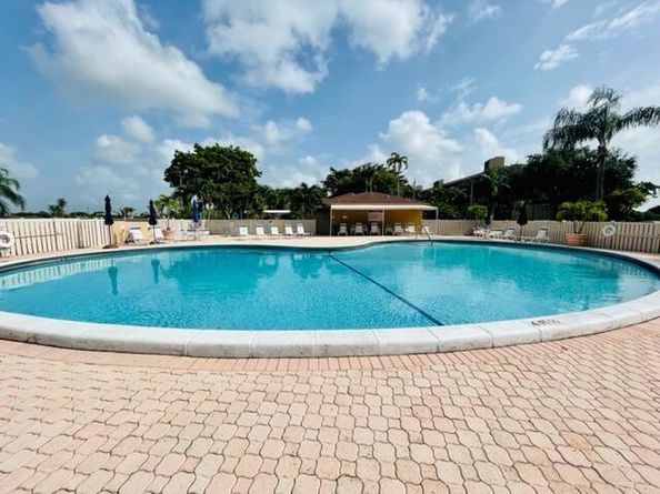 4570 NW 18th Avenue 609, Deerfield Beach FL 33064