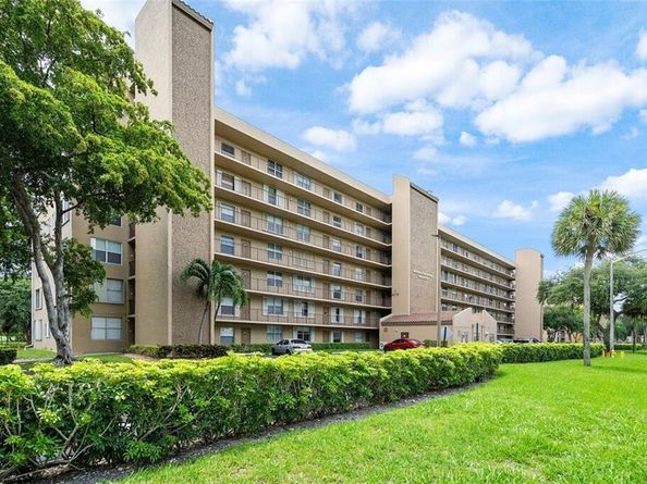 4570 NW 18th Avenue 609, Deerfield Beach FL 33064