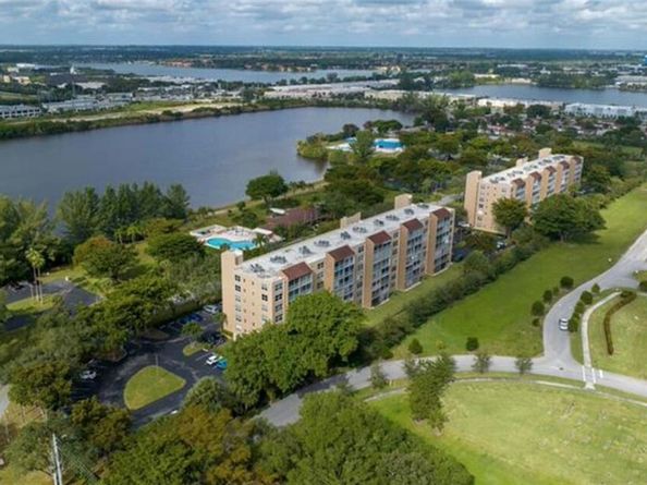 4570 NW 18th Avenue 609, Deerfield Beach FL 33064