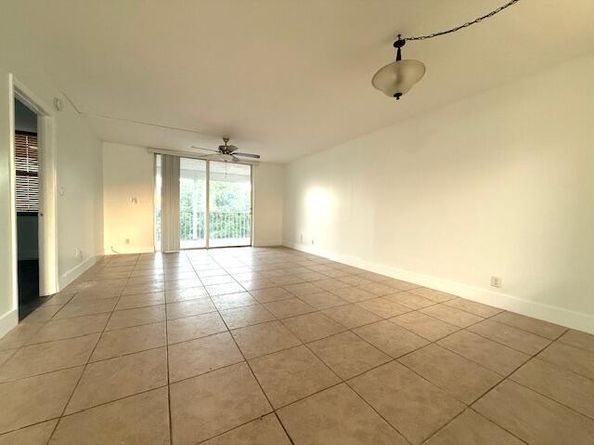 4570 NW 18th Avenue 609, Deerfield Beach FL 33064