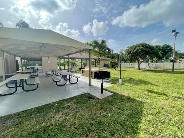 4570 NW 18th Avenue 609, Deerfield Beach FL 33064