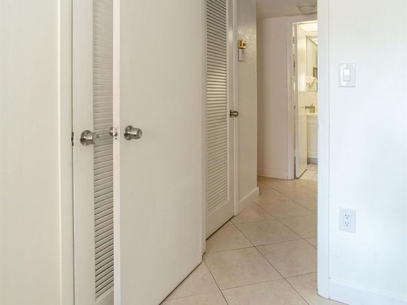 3091 E Sun Sunrise Lakes Drive E 207, Sunrise FL 33322