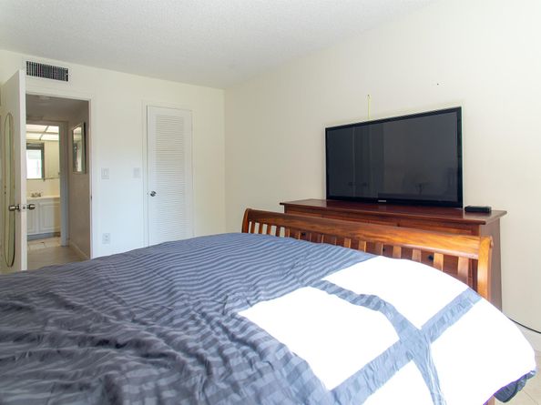 3091 E Sun Sunrise Lakes Drive E 207, Sunrise FL 33322