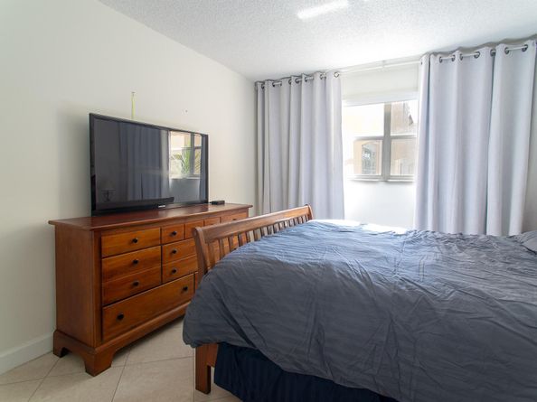 3091 E Sun Sunrise Lakes Drive E 207, Sunrise FL 33322