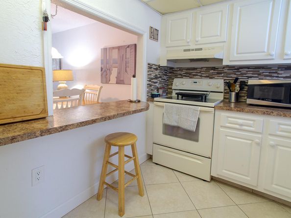 3091 E Sun Sunrise Lakes Drive E 207, Sunrise FL 33322