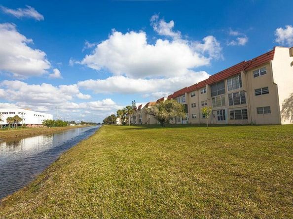 3091 E Sun Sunrise Lakes Drive E 207, Sunrise FL 33322