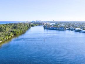 900 NE Spanish River Boulevard 2w, Boca Raton FL 33431