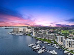 1100 Marine Way A3l + Boat Slip  15, North Palm Beach FL 33408