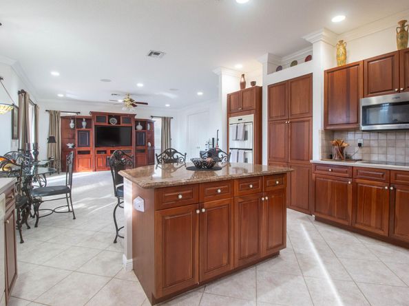 1748 Annandale Circle, Royal Palm Beach FL 33411