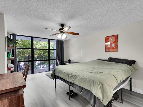 1000 Parkview Dr 306, Hallandale Beach FL 33009