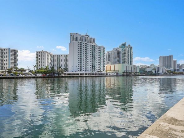 1000 Parkview Dr 306, Hallandale Beach FL 33009