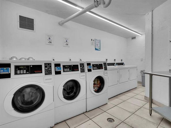 1000 Parkview Dr 306, Hallandale Beach FL 33009