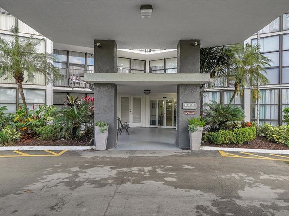 1000 Parkview Dr 306, Hallandale Beach FL 33009