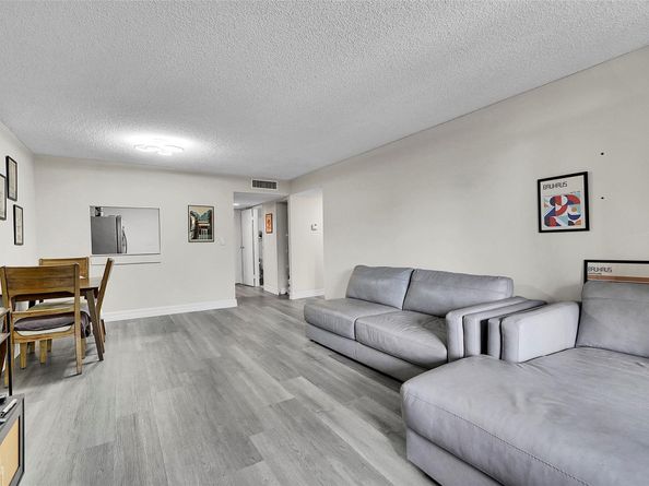 1000 Parkview Dr 306, Hallandale Beach FL 33009