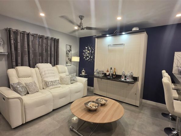 15610 NE 6th Ave 36D, Miami FL 33162