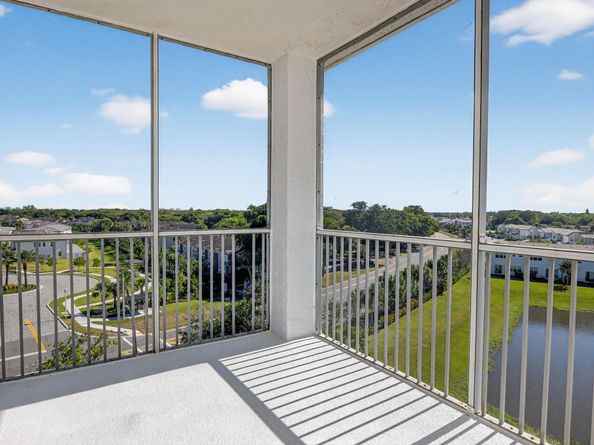 22715 Camino Del Mar 61, Boca Raton FL 33433