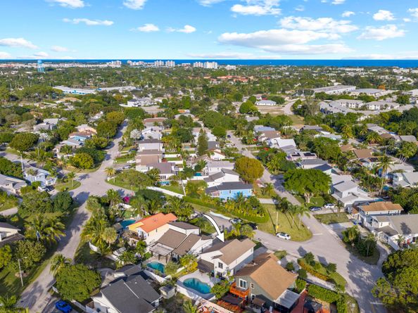 15881 SW 8th Avenue, Delray Beach FL 33444