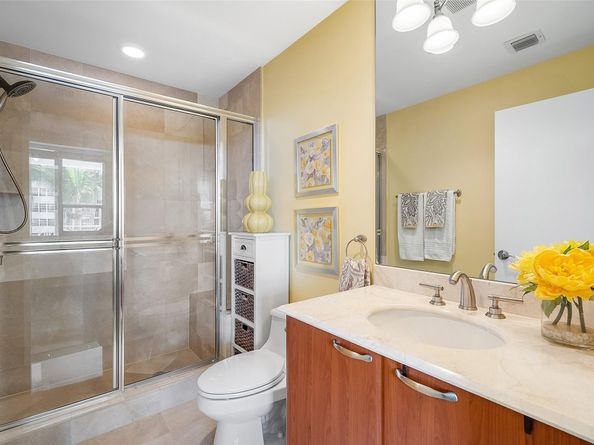 701 SE 21st Ave 301, Deerfield Beach FL 33441