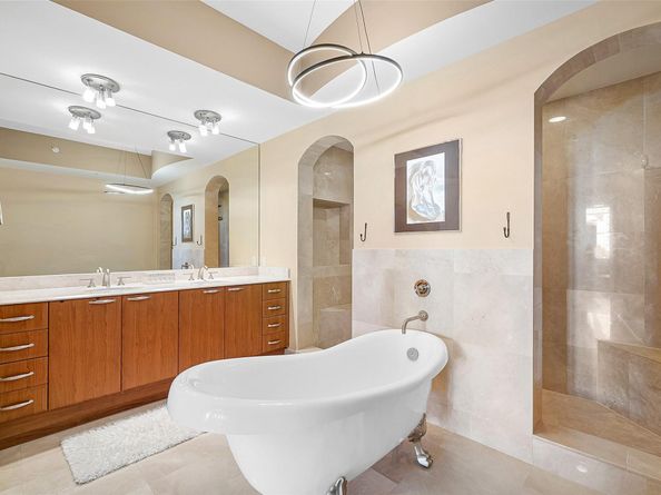 701 SE 21st Ave 301, Deerfield Beach FL 33441