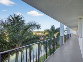 109 Paradise Harbour Boulevard 409, North Palm Beach FL 33408