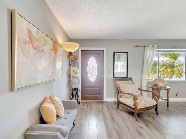1702 SW 14th Avenue, Boynton Beach FL 33426