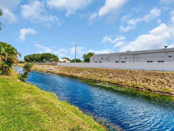 1702 SW 14th Avenue, Boynton Beach FL 33426