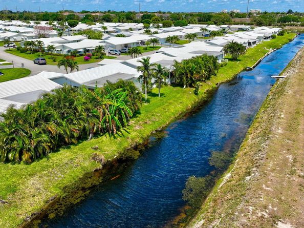1702 SW 14th Avenue, Boynton Beach FL 33426