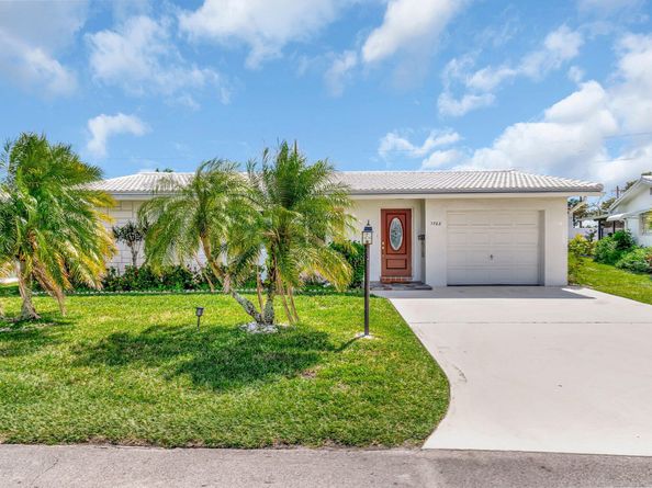 1702 SW 14th Avenue, Boynton Beach FL 33426