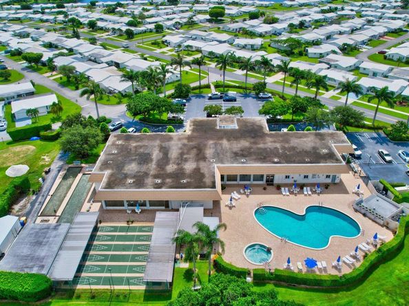 1702 SW 14th Avenue, Boynton Beach FL 33426