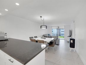 8911 S Hollybrook Blvd 201, Pembroke Pines FL 33025