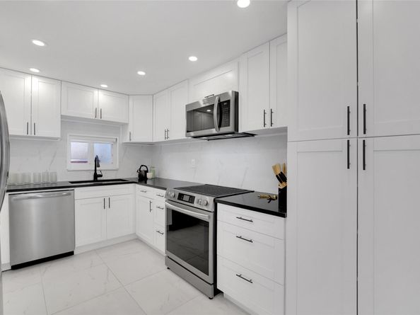 8911 S Hollybrook Blvd 201, Pembroke Pines FL 33025