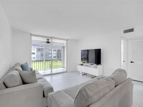 8911 S Hollybrook Blvd 201, Pembroke Pines FL 33025