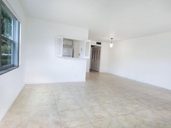 263 Windsor L, West Palm Beach FL 33417
