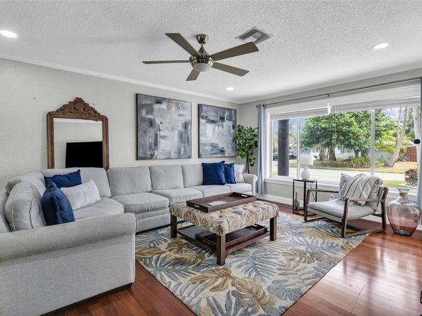 739 SE 9th Avenue, Deerfield Beach FL 33441