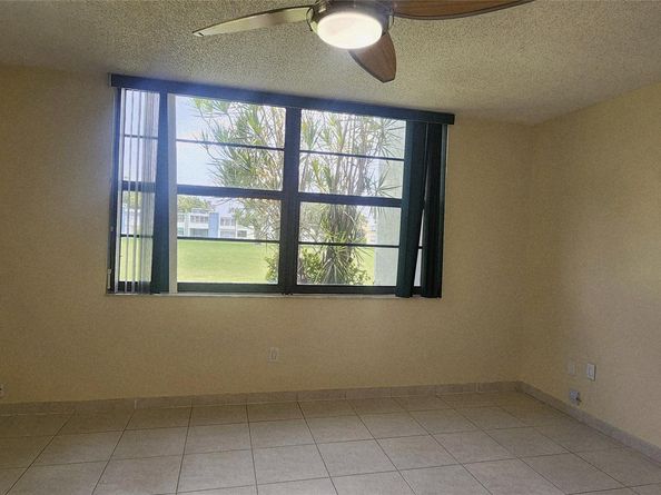 7301 NW 18th St 101, Margate FL 33063