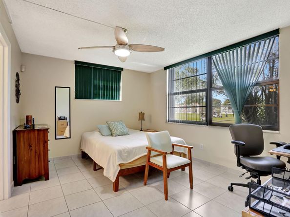 7301 NW 18th St 101, Margate FL 33063