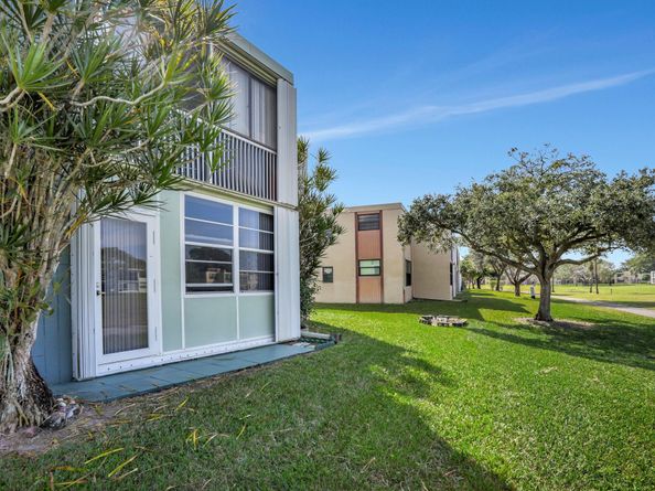 7301 NW 18th St 101, Margate FL 33063