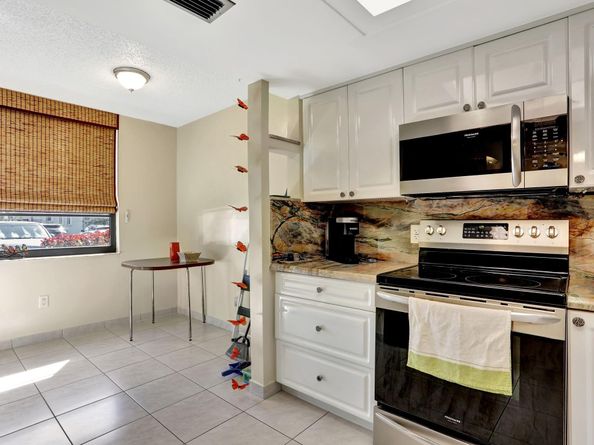 7301 NW 18th St 101, Margate FL 33063