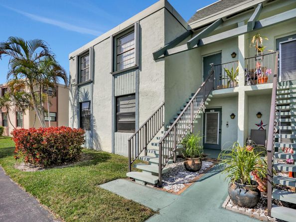 7301 NW 18th St 101, Margate FL 33063